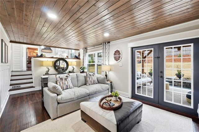 2871 Fontainebleau Drive, Dunwoody, GA 30360