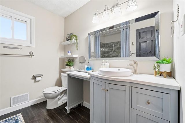 2871 Fontainebleau Drive, Dunwoody, GA 30360