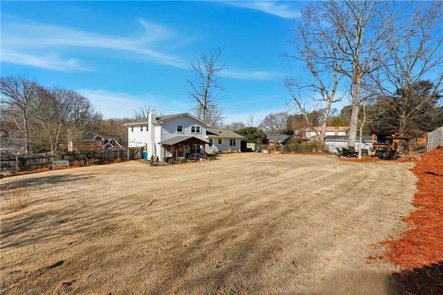 2871 Fontainebleau Drive, Dunwoody, GA 30360