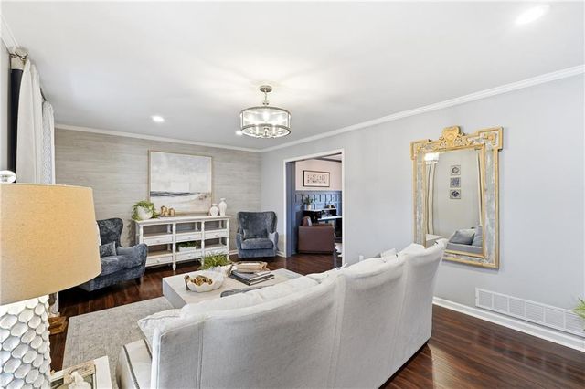 2871 Fontainebleau Drive, Dunwoody, GA 30360