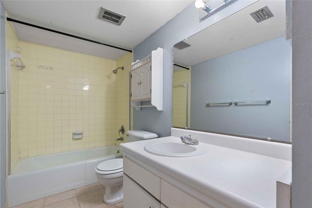 10455 CARROLLBROOK COURT 114, Tampa, FL 33618