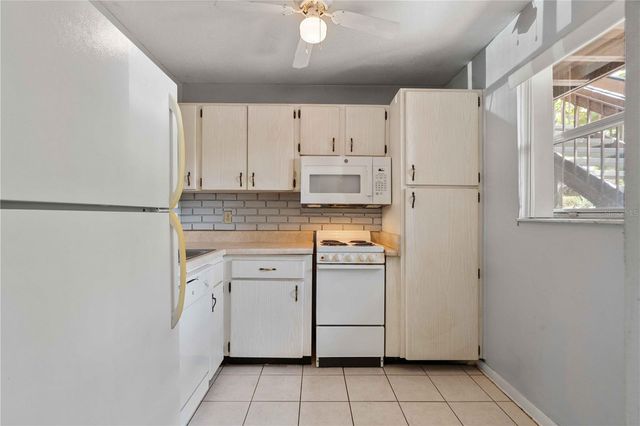 10455 CARROLLBROOK COURT 114, Tampa, FL 33618