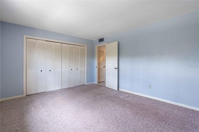 10455 CARROLLBROOK COURT 114, Tampa, FL 33618