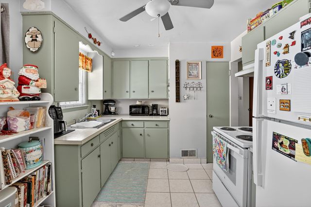 5705 Winthrop Boulevard, Flint, MI 48505