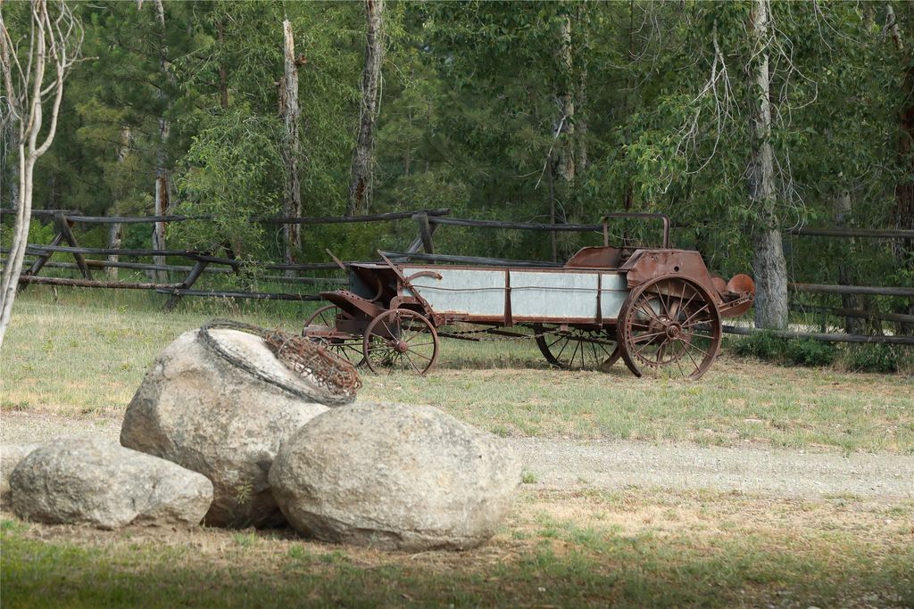 711 Fred Burr Road, Victor, MT 59875 photo 8