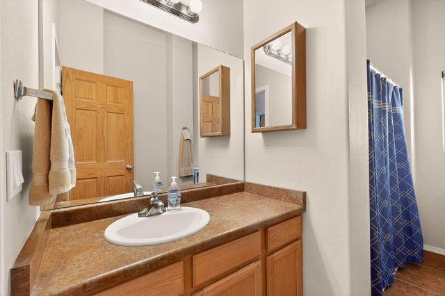 7628 Mesa Del Oro Lane, Santa Fe, NM 87507