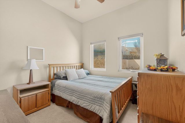 7628 Mesa Del Oro Lane, Santa Fe, NM 87507