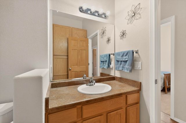 7628 Mesa Del Oro Lane, Santa Fe, NM 87507