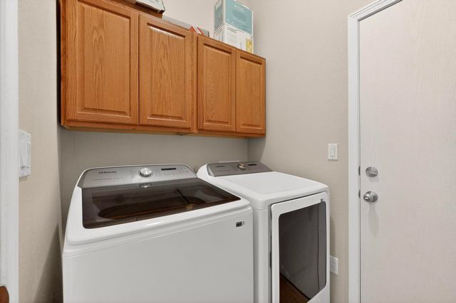 7628 Mesa Del Oro Lane, Santa Fe, NM 87507