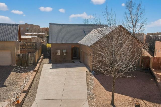 7628 Mesa Del Oro Lane, Santa Fe, NM 87507