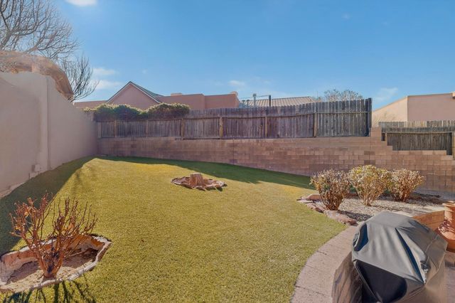 7628 Mesa Del Oro Lane, Santa Fe, NM 87507