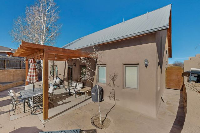 7628 Mesa Del Oro Lane, Santa Fe, NM 87507
