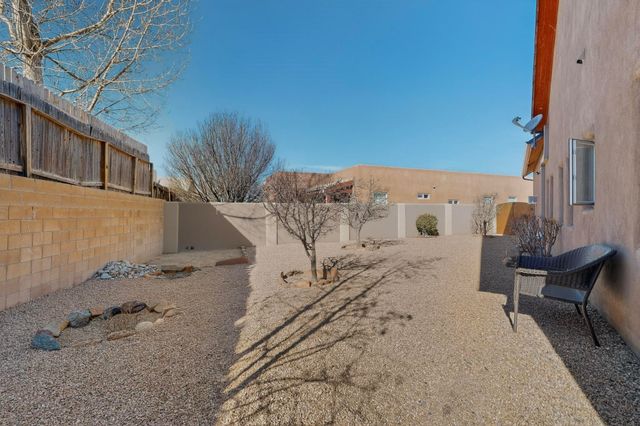 7628 Mesa Del Oro Lane, Santa Fe, NM 87507