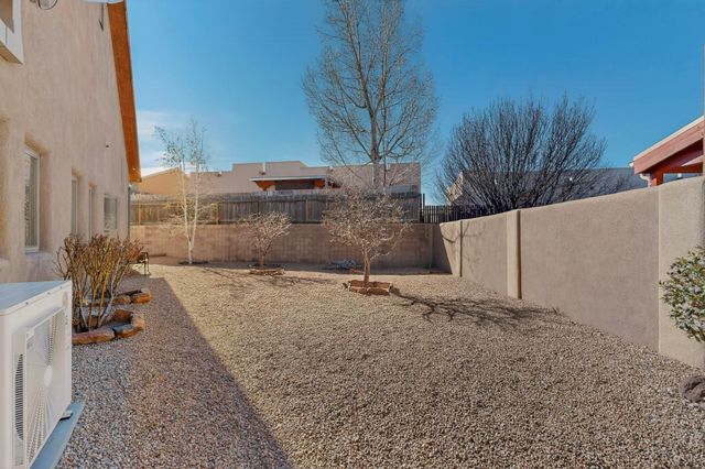 7628 Mesa Del Oro Lane, Santa Fe, NM 87507