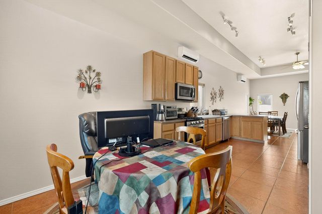 7628 Mesa Del Oro Lane, Santa Fe, NM 87507