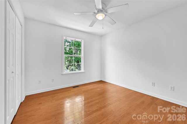 11 Ridgeland Lane, Asheville, NC 28805