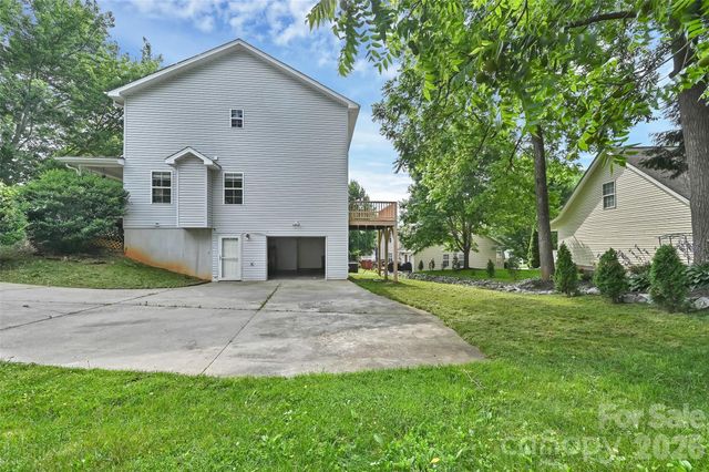 11 Ridgeland Lane, Asheville, NC 28805