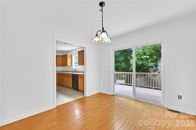 11 Ridgeland Lane, Asheville, NC 28805