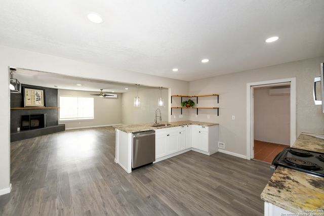 7430 Stagecoach Ln, San Antonio, TX 78227