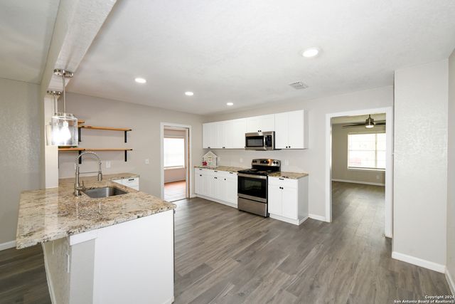 7430 Stagecoach Ln, San Antonio, TX 78227