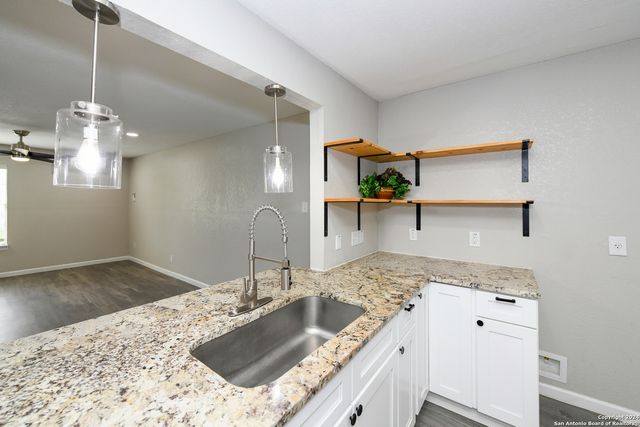 7430 Stagecoach Ln, San Antonio, TX 78227