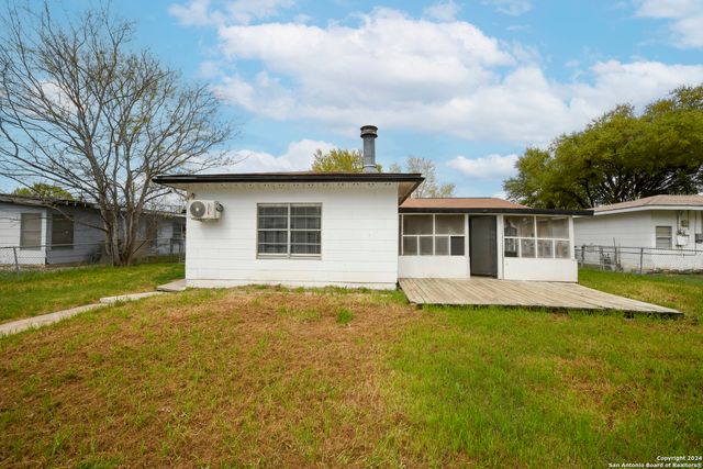 7430 Stagecoach Ln, San Antonio, TX 78227