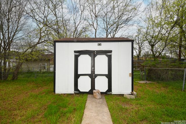 7430 Stagecoach Ln, San Antonio, TX 78227