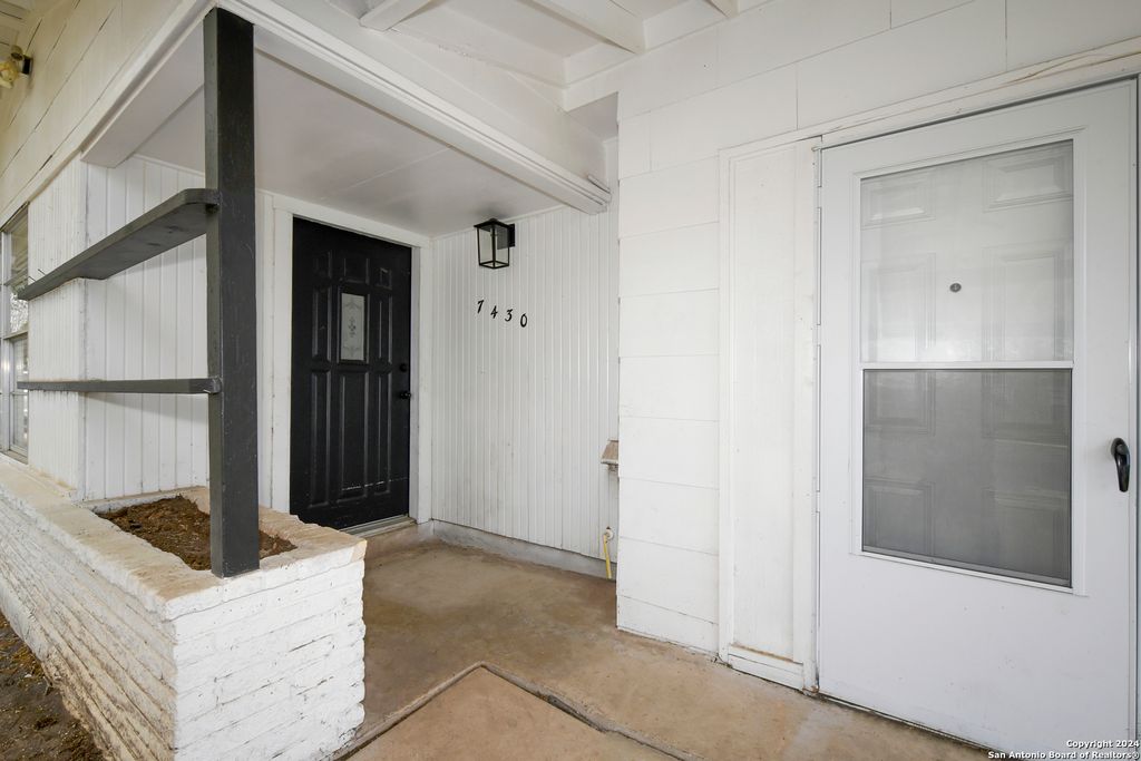 7430 Stagecoach Ln, San Antonio, TX 78227