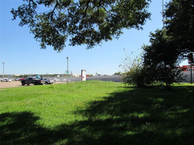3735 Red Bluff Road, Pasadena, TX 77503