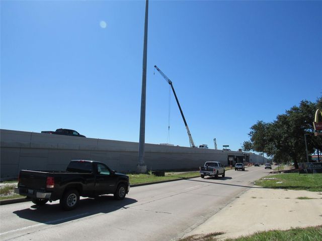 3735 Red Bluff Road, Pasadena, TX 77503