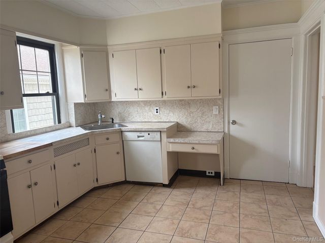 39 Neptune Avenue, New Rochelle, NY 10805