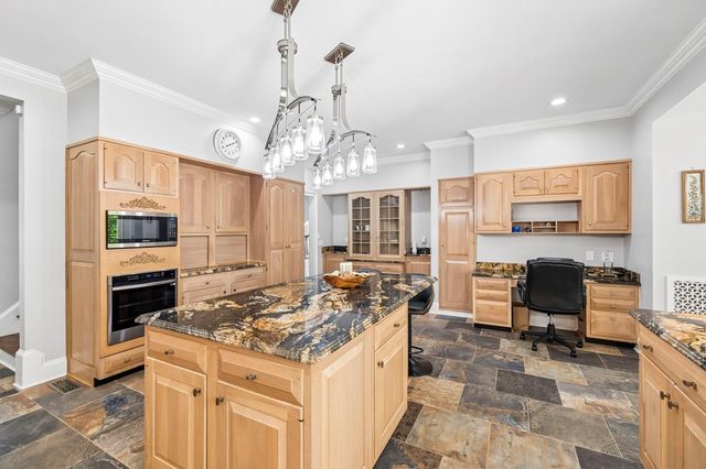 1706 Habersham Way, Dalton, GA 30720
