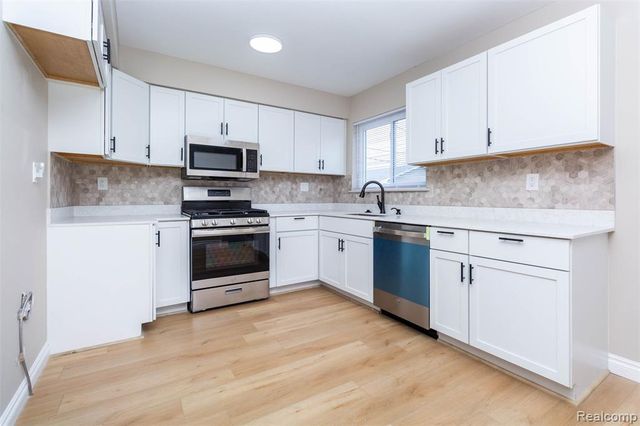 14919 Masonic Boulevard, Warren, MI 48088