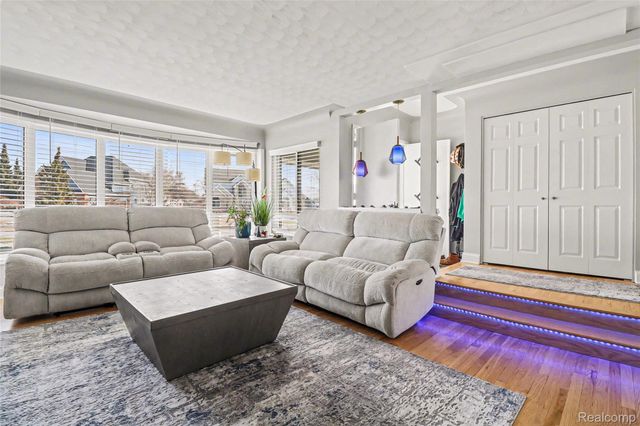 551 Berry Patch Lane, White Lake Charter Township, MI 48386