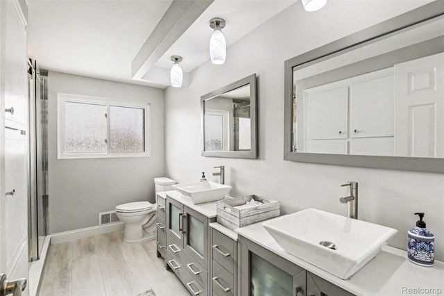 551 Berry Patch Lane, White Lake Charter Township, MI 48386