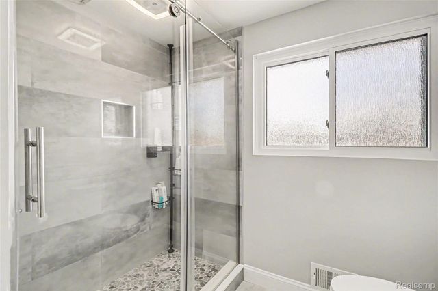 551 Berry Patch Lane, White Lake Charter Township, MI 48386