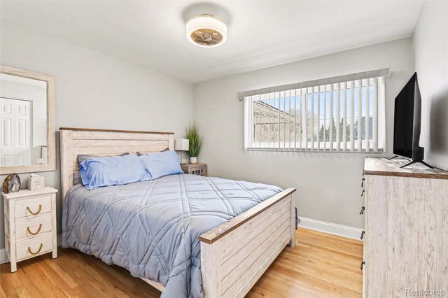 551 Berry Patch Lane, White Lake Charter Township, MI 48386