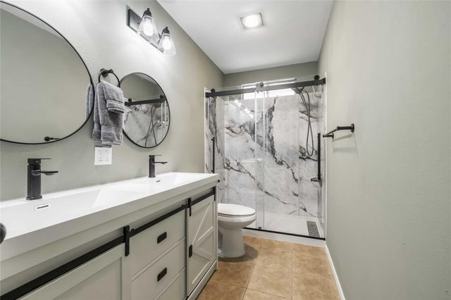 1703 Waterloo TRL B, Austin, TX 78704