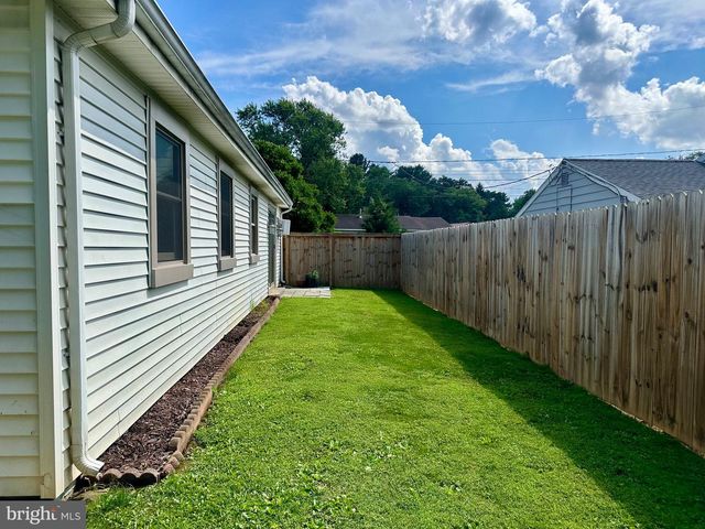 2627 VALLEY RD, East Petersburg, PA 17520