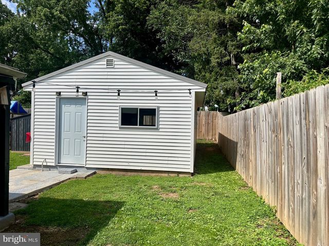 2627 VALLEY RD, East Petersburg, PA 17520