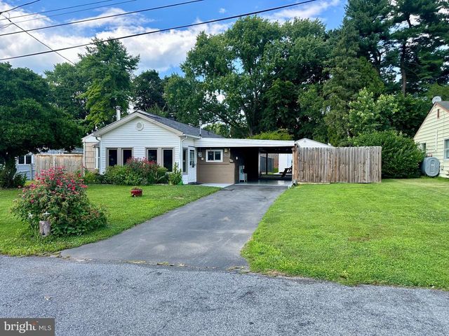 2627 VALLEY RD, East Petersburg, PA 17520