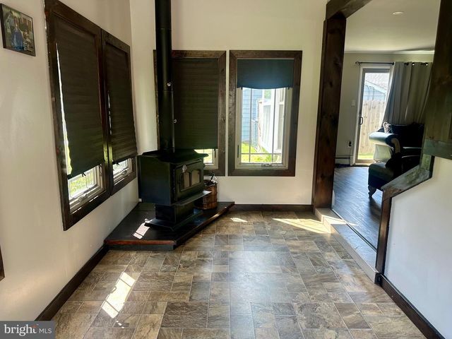 2627 VALLEY RD, East Petersburg, PA 17520