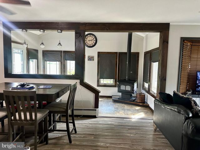 2627 VALLEY RD, East Petersburg, PA 17520