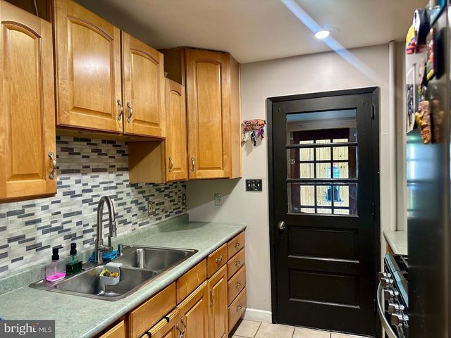 2627 VALLEY RD, East Petersburg, PA 17520