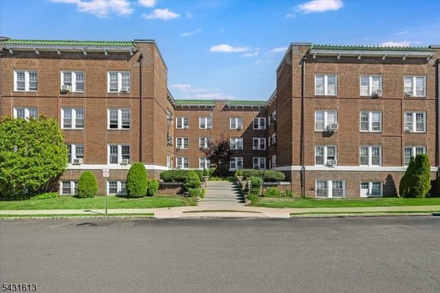 2 Altamont Ct 24, Morristown Town, NJ 07960