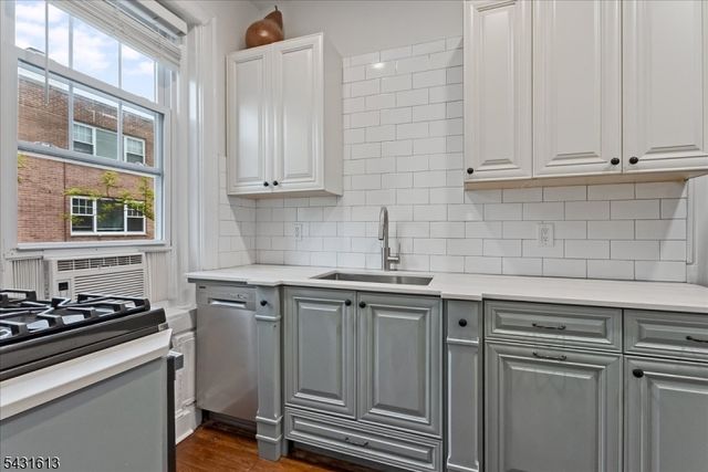 2 Altamont Ct 24, Morristown Town, NJ 07960
