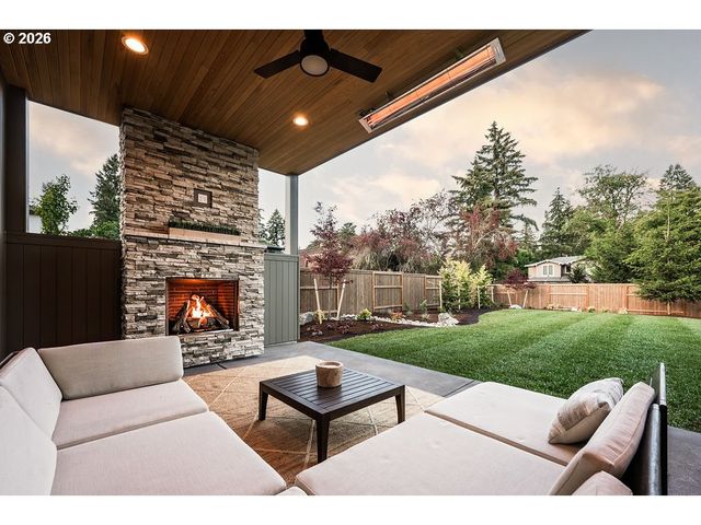 17615 BRYANT Rd, Lake Oswego, OR 97035