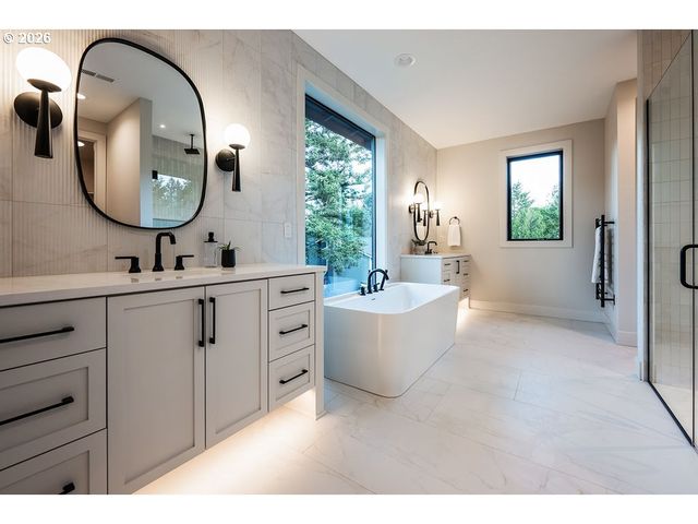 17615 BRYANT Rd, Lake Oswego, OR 97035