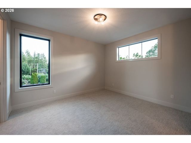 17615 BRYANT Rd, Lake Oswego, OR 97035