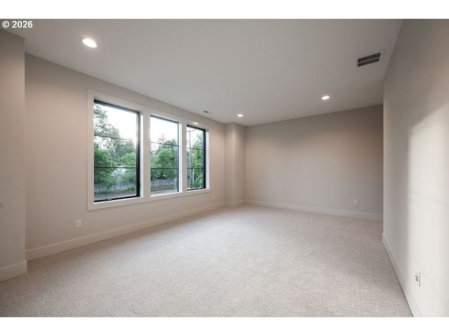 17615 BRYANT Rd, Lake Oswego, OR 97035